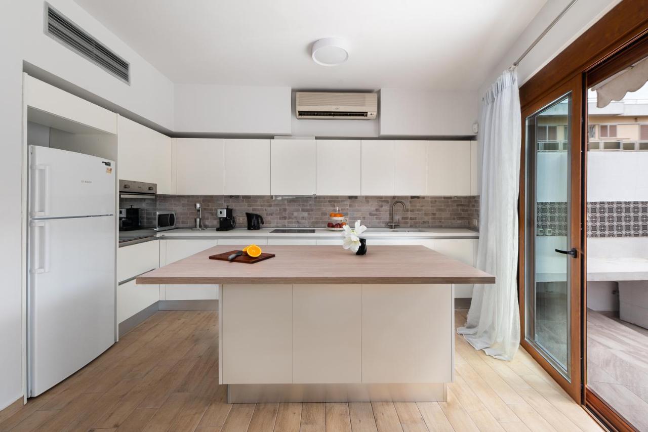 Ritas Modern In-City House Rhodes City Bagian luar foto